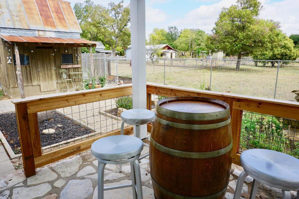 Sunny Charming Retreat: Wine Greenhouse Villa Fredericksburg Exterior photo