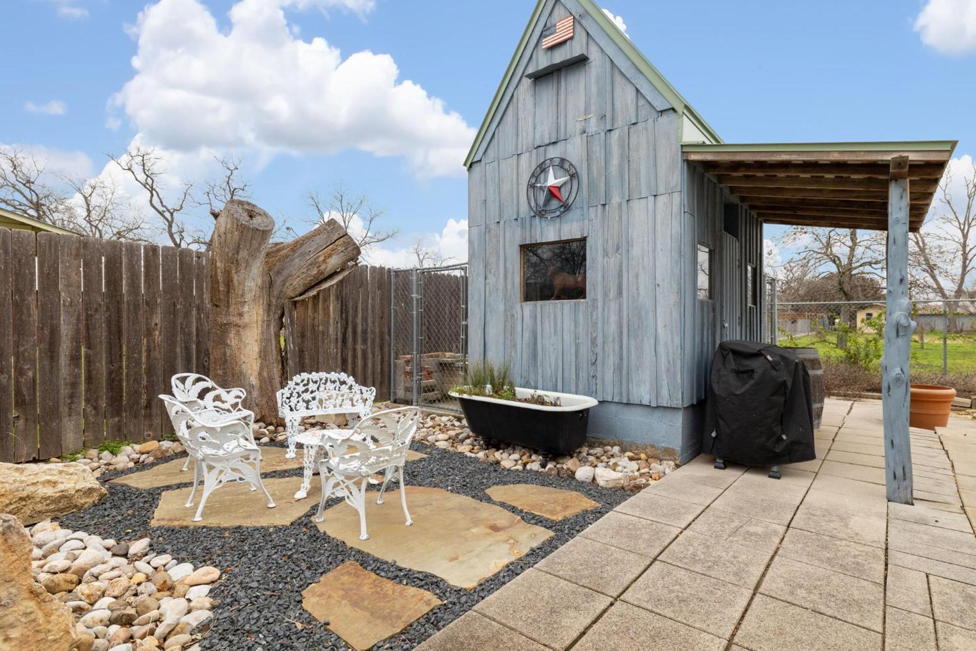 Sunny Charming Retreat: Wine Greenhouse Villa Fredericksburg Exterior photo